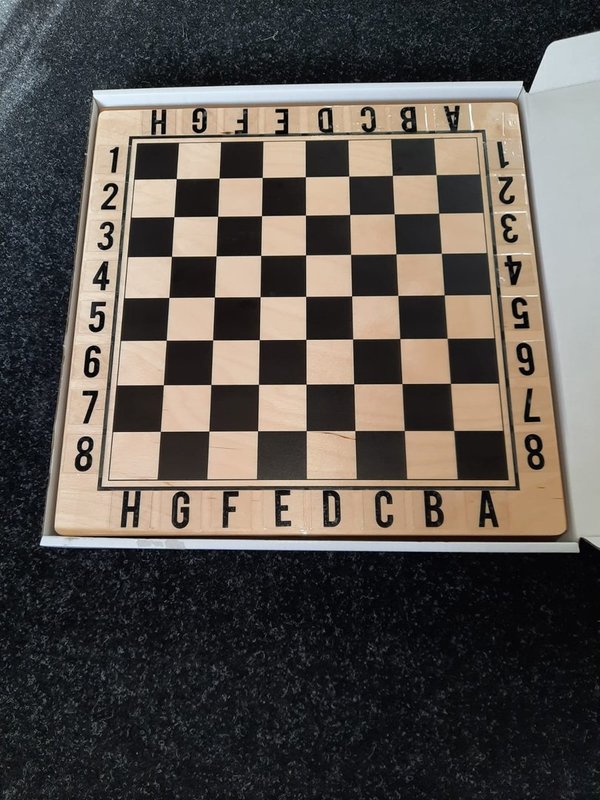 Schachspiel/Dame/Mühlespiel für sehbehinderte Menschen